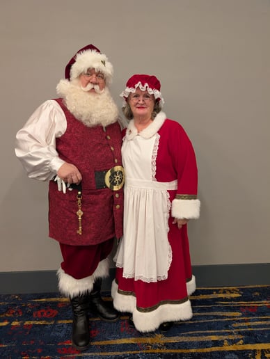 Gallery photo 19 of Storied Santa - Santa Rich
