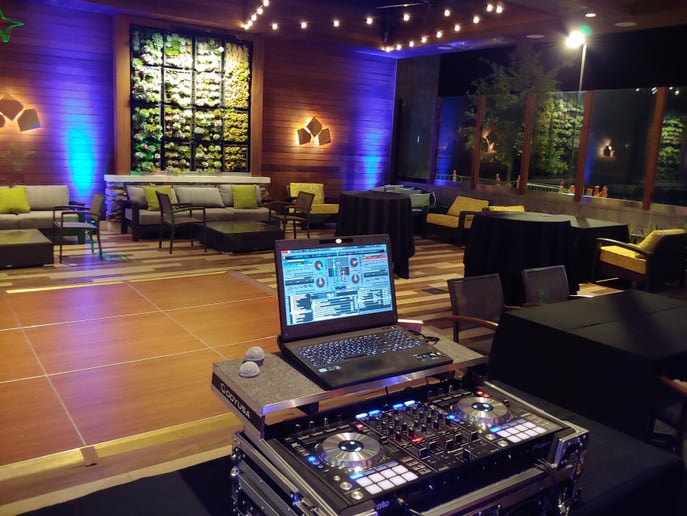 Gallery photo 12 of Southern California DJ Company