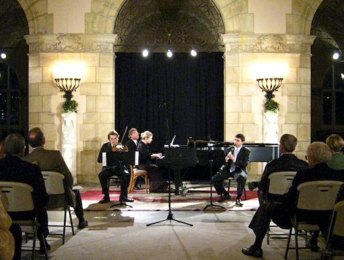 Gallery photo 1 of Soyulla Stars