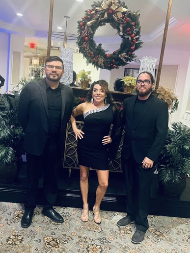 Gallery photo 8 of Spanglish Latin American Band