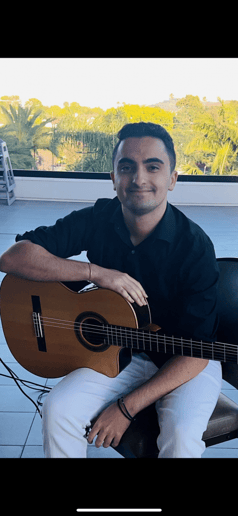 Gallery photo 1 of Spanish Guitar from LA