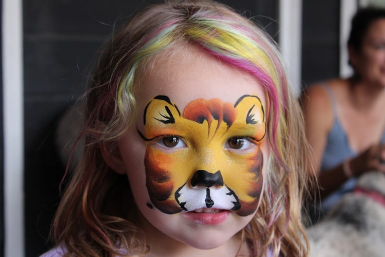 Gallery photo 10 of Sparkle Pop Paint