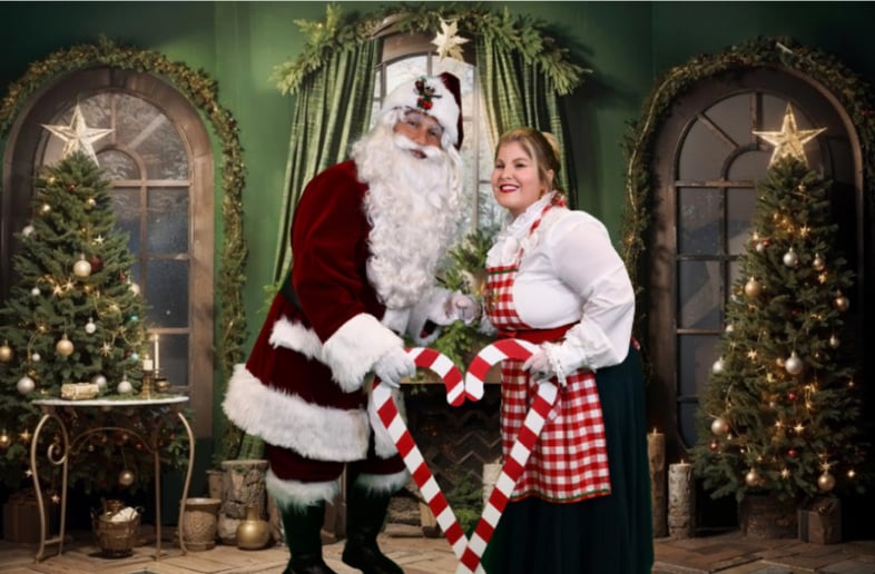 Gallery photo 7 of Specialty Holiday Entertainment