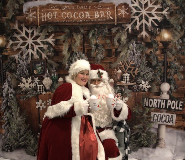 Gallery photo 9 of Specialty Holiday Entertainment