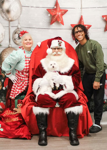 Gallery photo 4 of Specialty Holiday Entertainment