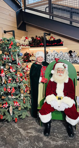 Gallery photo 6 of Specialty Holiday Entertainment
