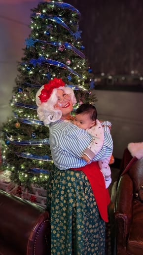 Gallery photo 8 of Specialty Holiday Entertainment