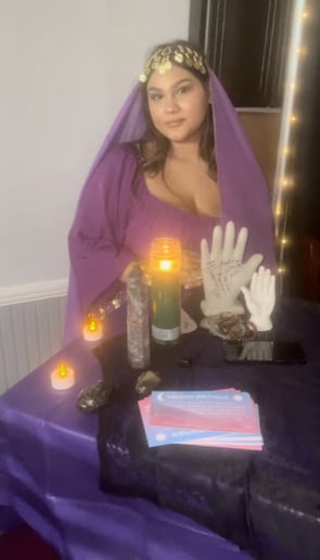 Gallery photo 1 of Spiritualist Fortune Teller