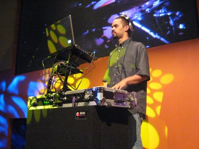 Gallery photo 7 of Spontaneous Mixx, D.J.