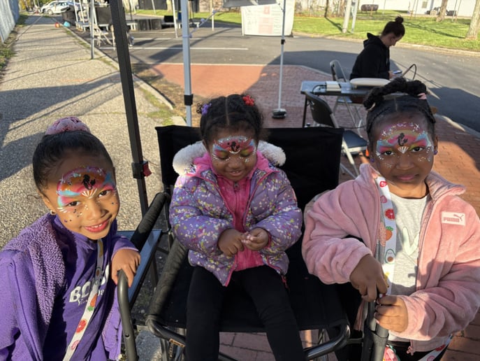 Gallery photo 2 of Spumoni Facepaint