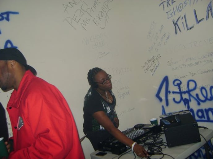Gallery photo 5 of Squad The DJ