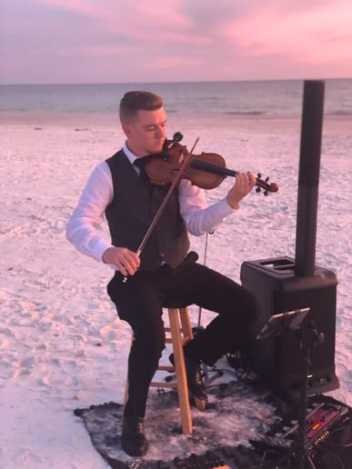 Gallery photo 9 of SRQ Violinist