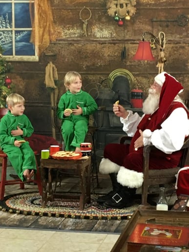 Gallery photo 2 of St Pete Santa