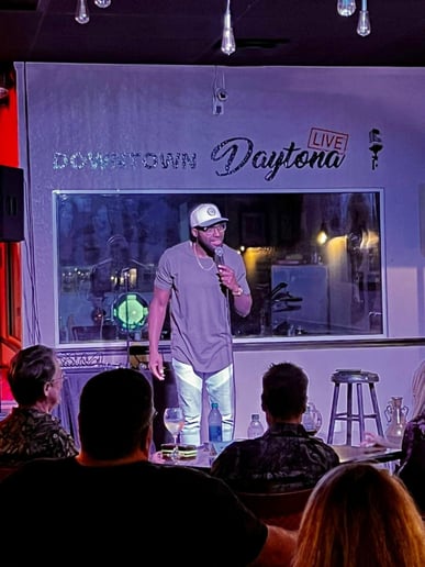 Gallery photo 2 of Stand-up comedy, Emcee