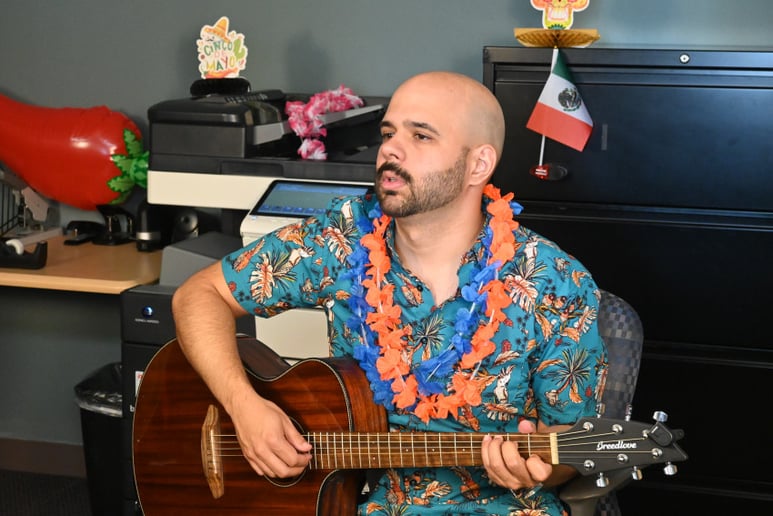 Gallery photo 1 of Stand-up Comedy/ Music w/ Guitar