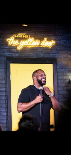 Gallery photo 4 of Stand up comedian