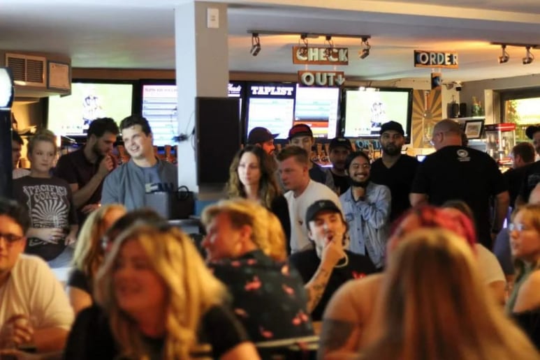 Gallery photo 4 of Stand up comedy