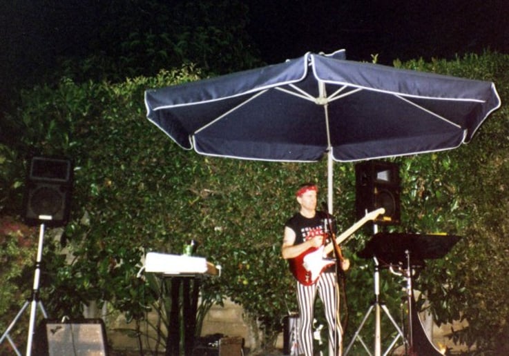 Gallery photo 3 of Starbird