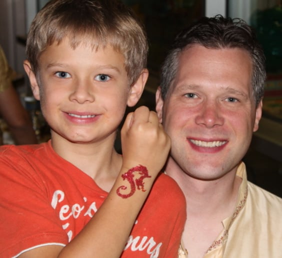 Gallery photo 4 of Starburst Face Painting