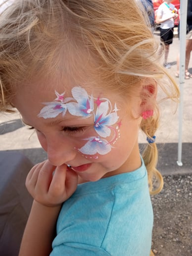 Gallery photo 3 of Stardust Face Painting