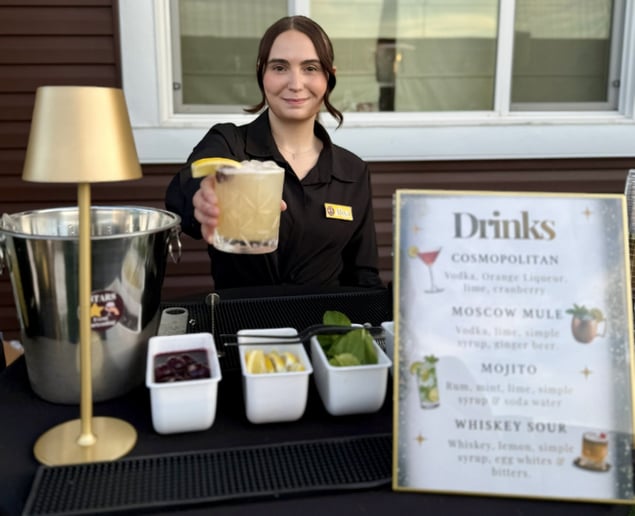 Gallery photo 1 of Stars Event Bartending