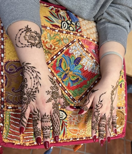 Gallery photo 5 of Starting Stars Henna