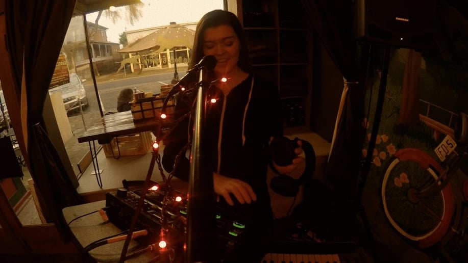 Gallery photo 7 of Steph Kit Live Looping