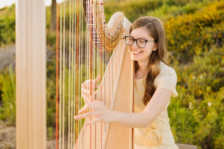 Gallery photo 4 of Stephanie - Harpist