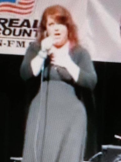 Gallery photo 9 of Stephanie Sings