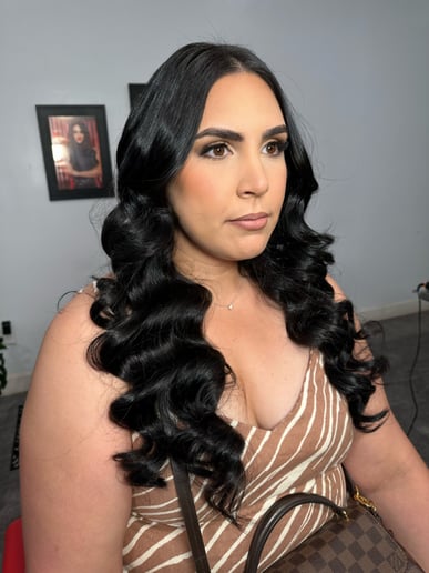 Gallery photo 3 of StephieeFlowers Makeup & Hair