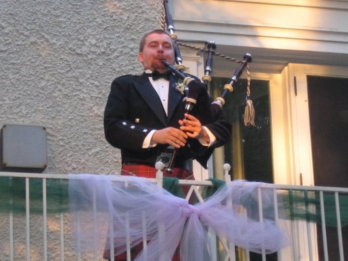 Gallery photo 3 of Steve Moore, piper