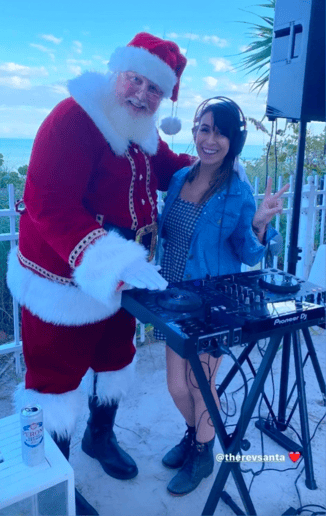 Gallery photo 7 of Steve "The Rev Santa" Lantz