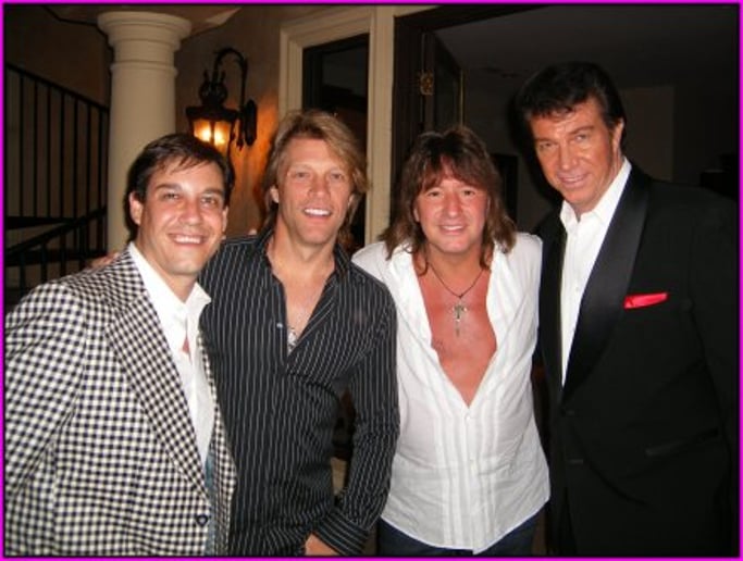 Gallery photo 21 of Dino, Diamond & Cash
