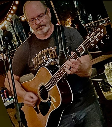 Gallery photo 3 of Steve Washburn Live Acoustic Music