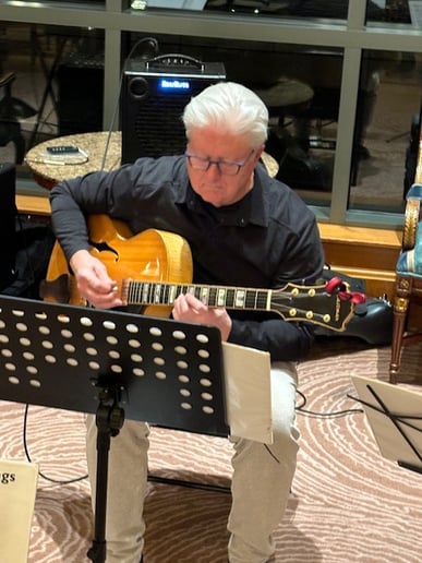 Gallery photo 4 of 16 Strings Jazz Trio