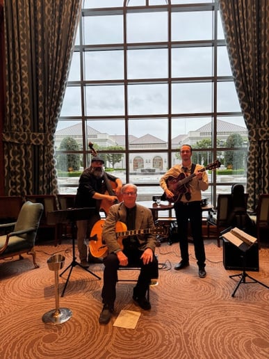 Gallery photo 7 of 16 Strings Jazz Trio