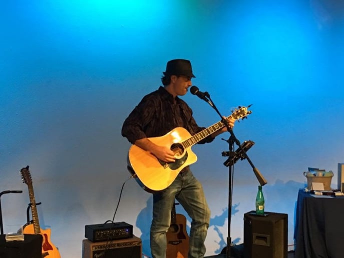 Gallery photo 3 of Steven Zane Musical Entertainment
