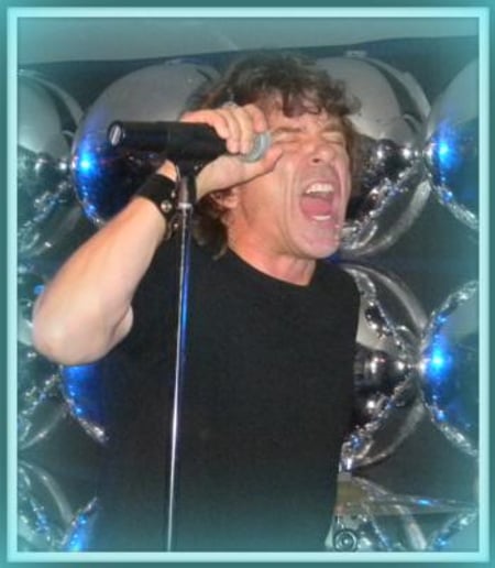 Gallery photo 8 of Sticky Fingers