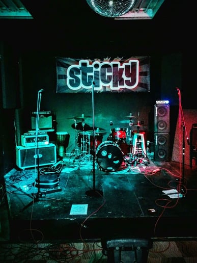 Gallery photo 4 of Sticky