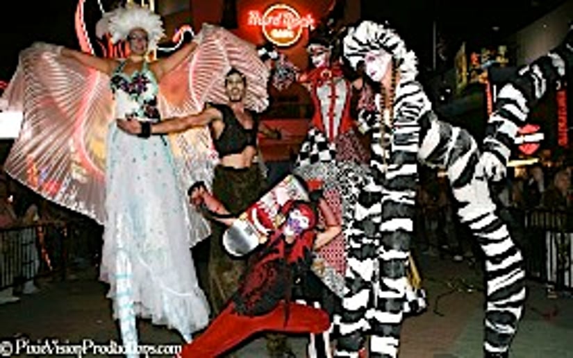 Gallery photo 8 of Stilt Circus