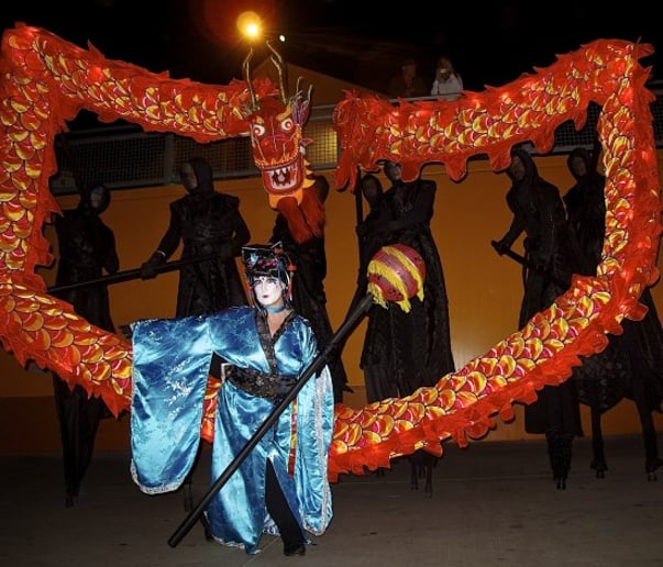 Gallery photo 5 of Stilt Circus