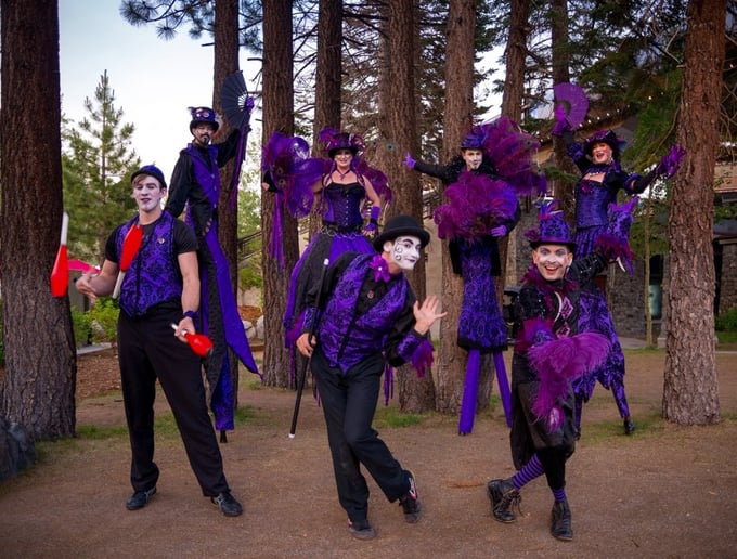 Gallery photo 2 of Stilt Circus