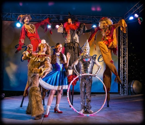 Gallery photo 1 of Stilt Circus