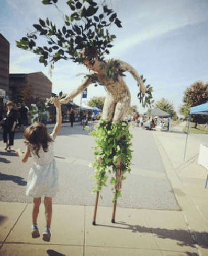 Gallery photo 2 of Brooklyn Stilt Walker