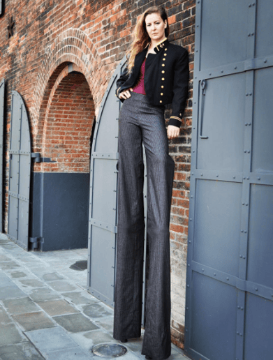 Gallery photo 4 of Brooklyn Stilt Walker