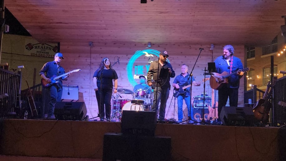 Gallery photo 4 of Stolen Whiskey - Chris Stapleton Tribute