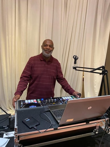Gallery photo 10 of Stone Entertainment DJ