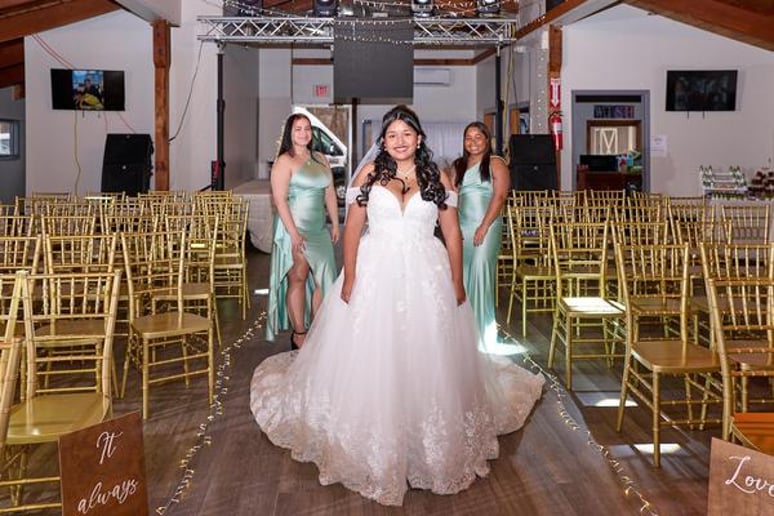 Gallery photo 4 of LuvLenz