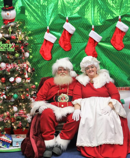 Gallery photo 4 of StoryTimeSanta