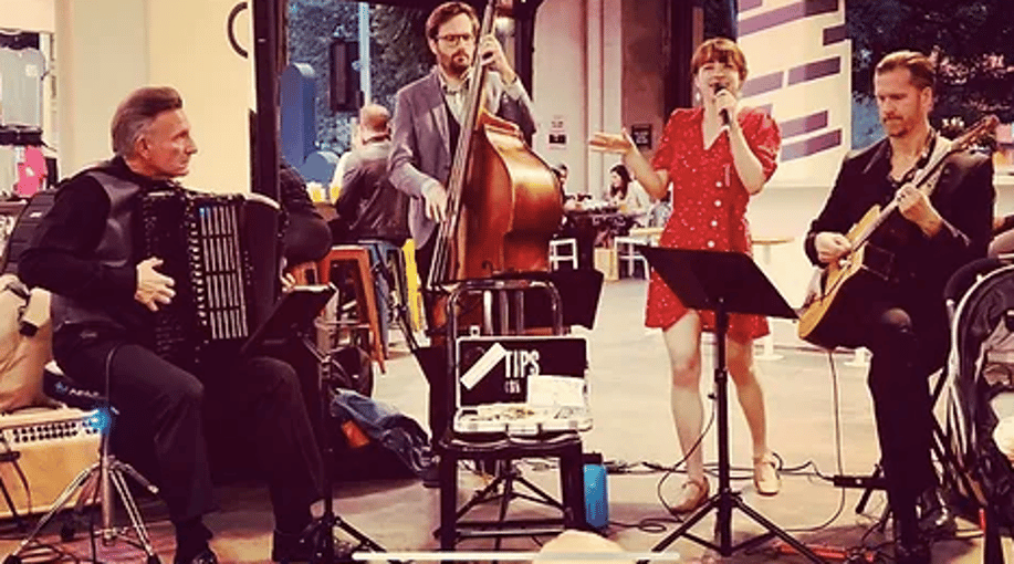 Gallery photo 9 of Strada Swing